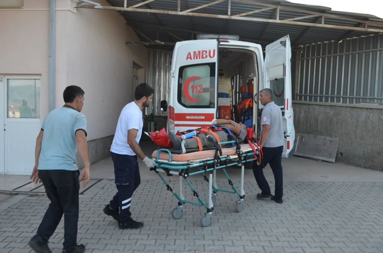 Bacağının Üstünden Traktör Geçti 4