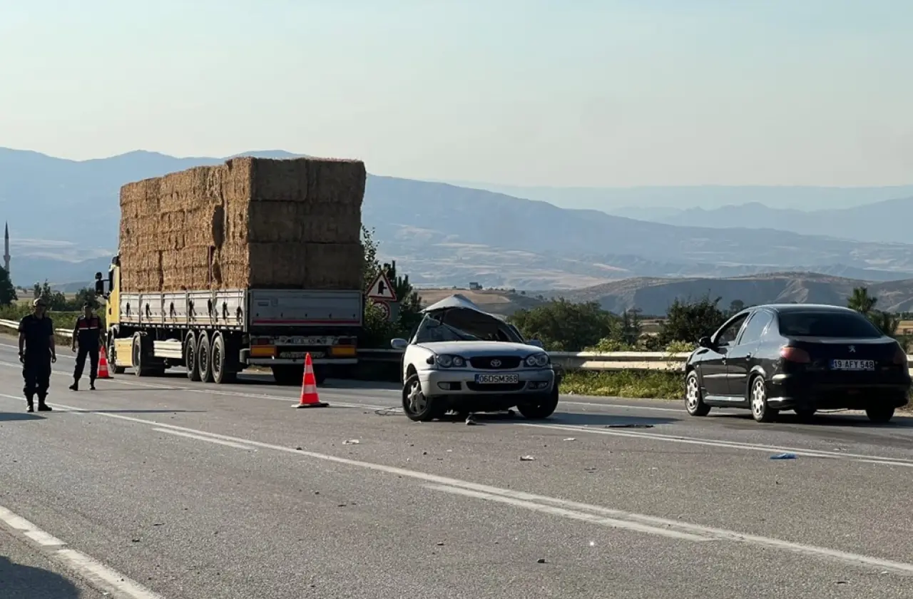 Yolcu Minibüsü ile Otomobil Çarpıştı: 11 Yaralı 6