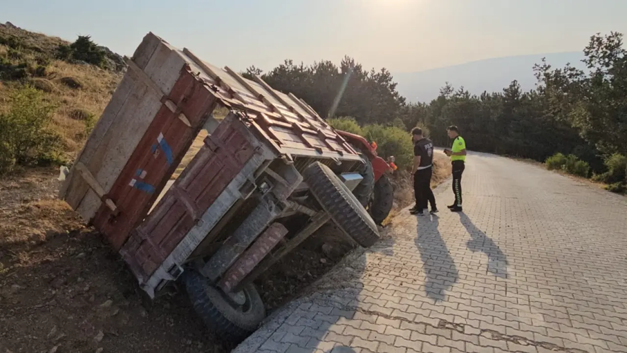 Devrilen Traktörün Sürücüsü Öldü 2