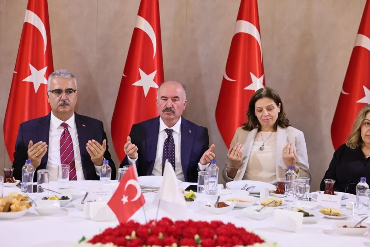 Şehit Aileleri ve Gaziler Yemekte Bir Araya Geldi 4