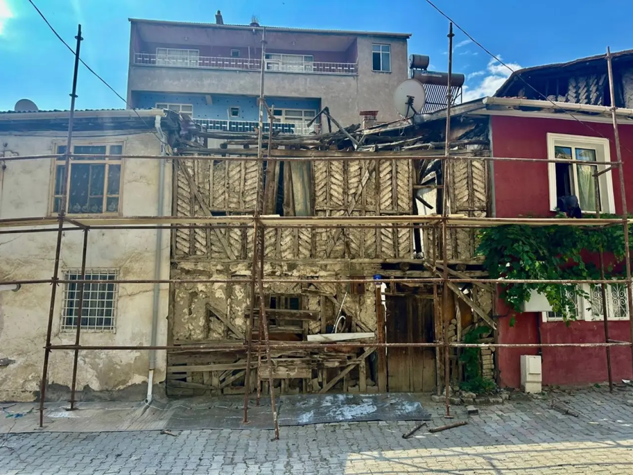 Tarihi Sokakların Cephesi İyileştiriliyor 3