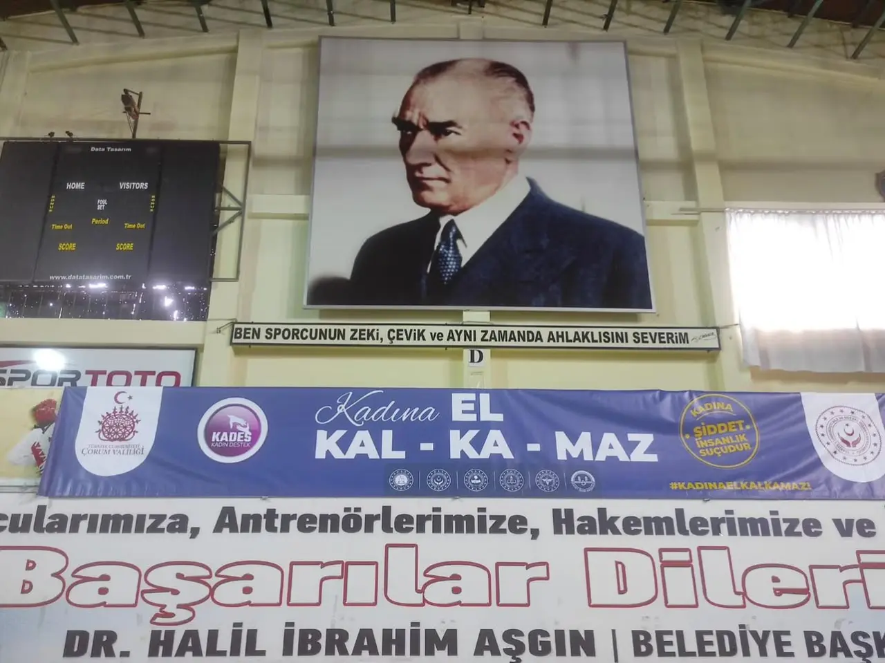 Spor Tesislerine Kadına Şiddete Hayır Pankartları Asıldı 2