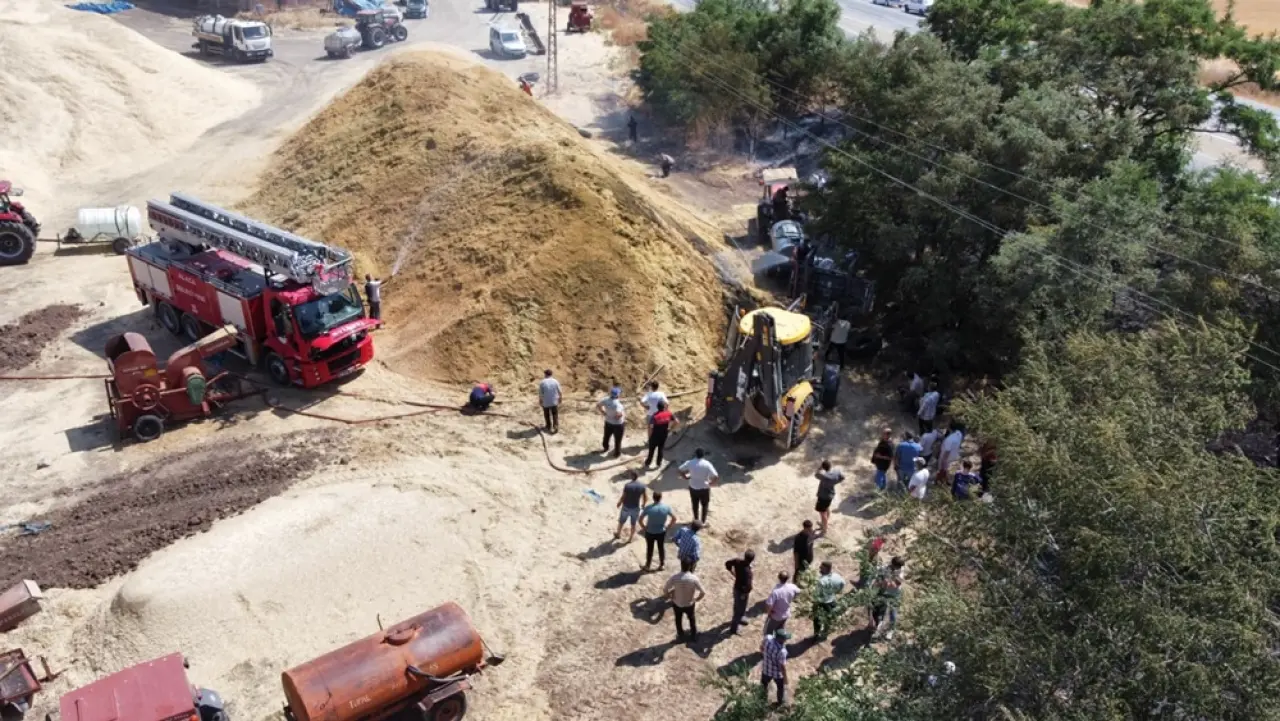 Anız Yangını 70 Dönüm Araziyi Küle Çevirdi 5