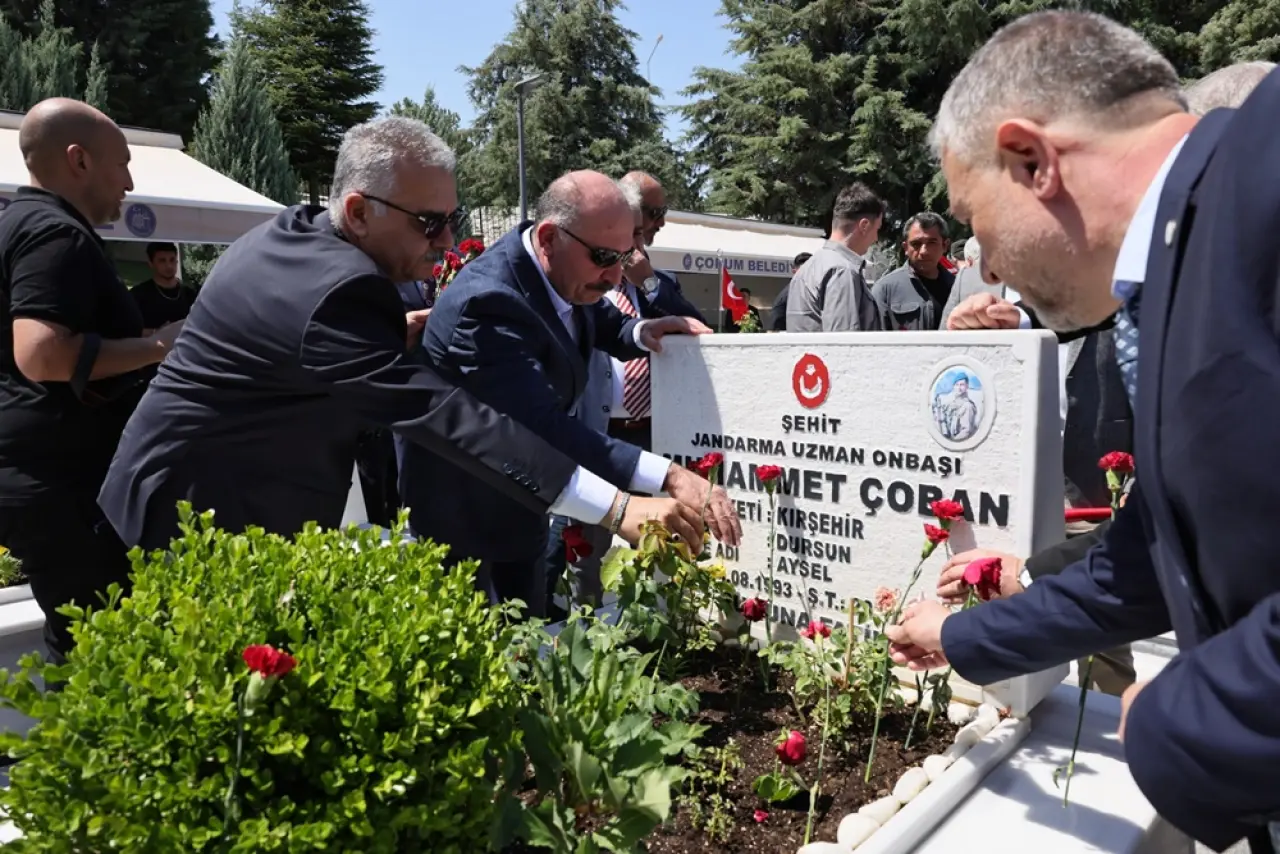 Şehitliğe Duygusal Ziyaret 3