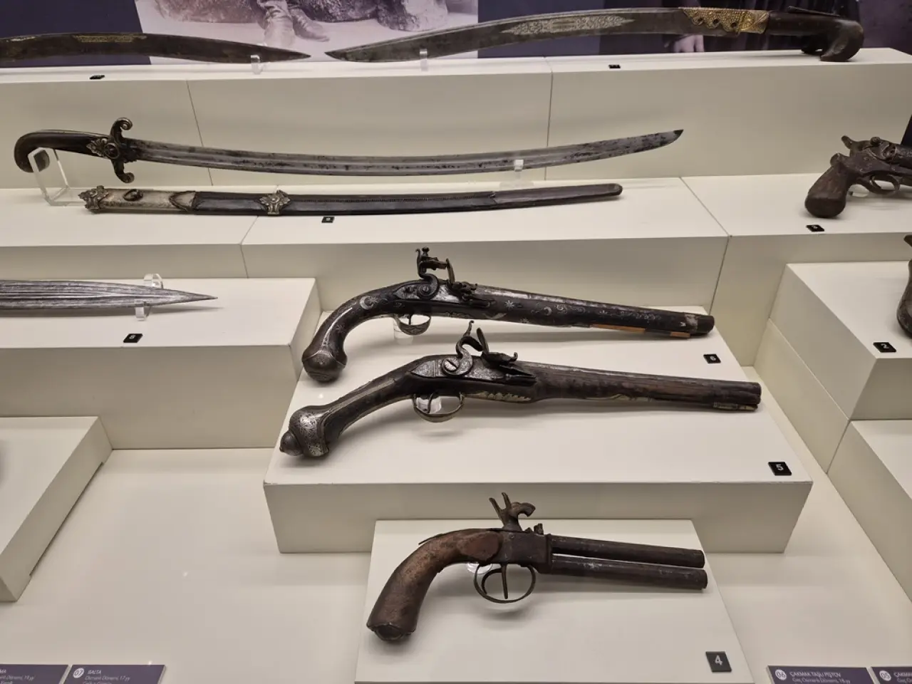 Demirin Yaklaşık 3 Bin 500 Yıllık Serüvenini Anlatan Eserler 8