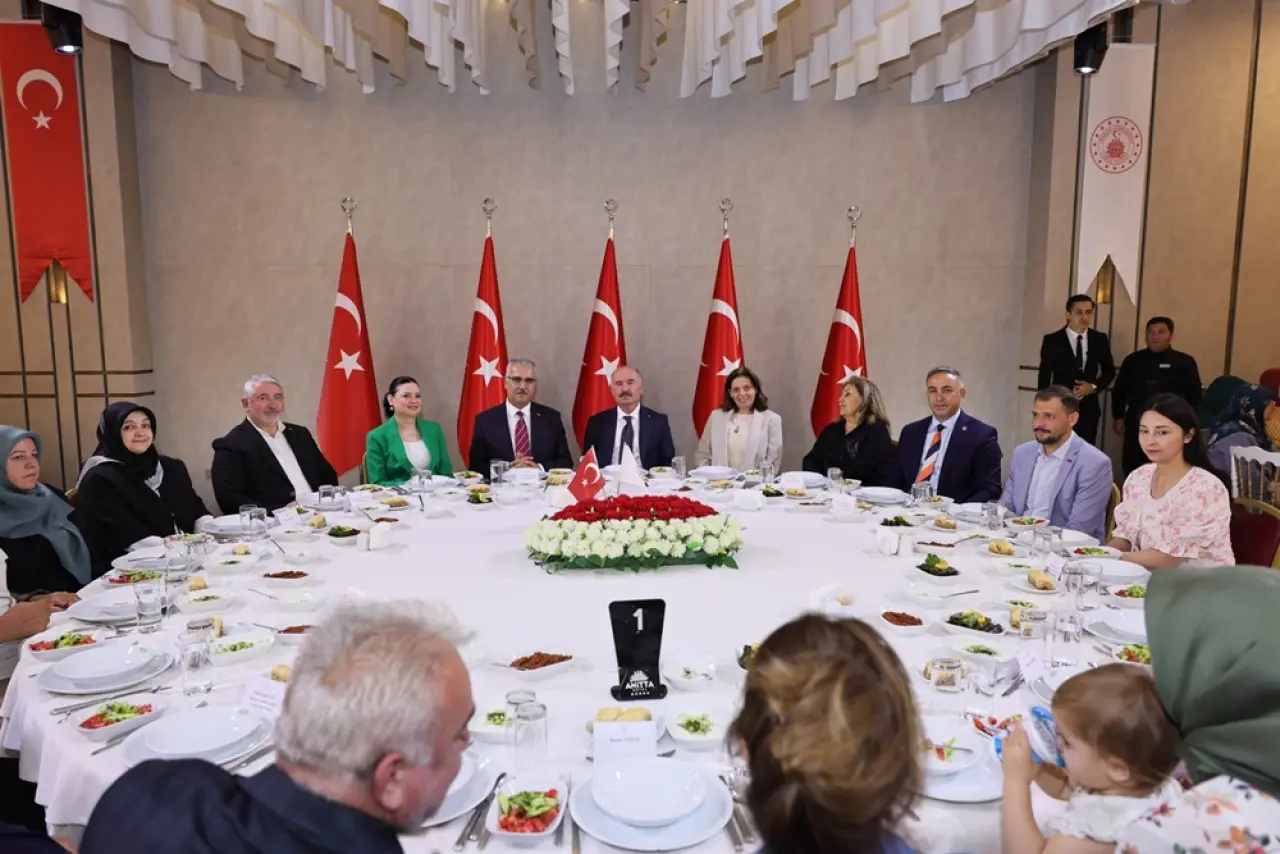 Şehit Aileleri ve Gaziler Yemekte Bir Araya Geldi 3
