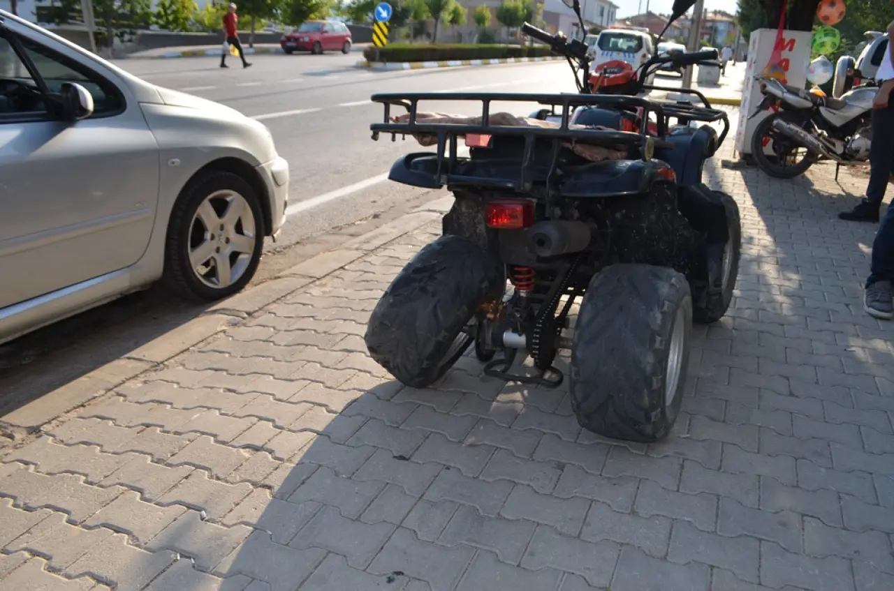 Otomobille Çarpışan Atv Sürücüsü Öldü 2
