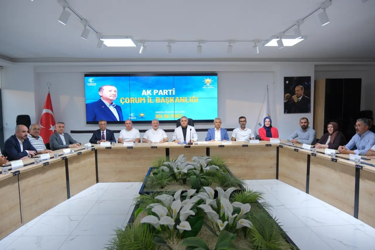 Aşgın, AK Parti İl Yönetim Kuruluna Sunum Yaptı 2