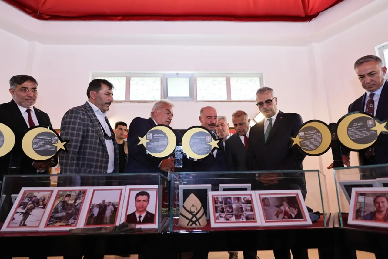 Şehitliğe Duygusal Ziyaret 8