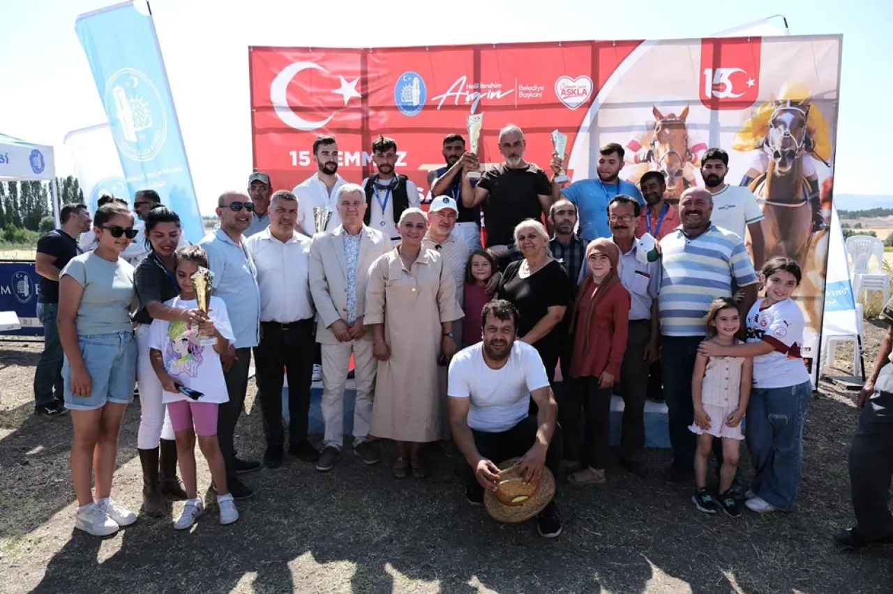 Nefes Kesen At Yarışları 1