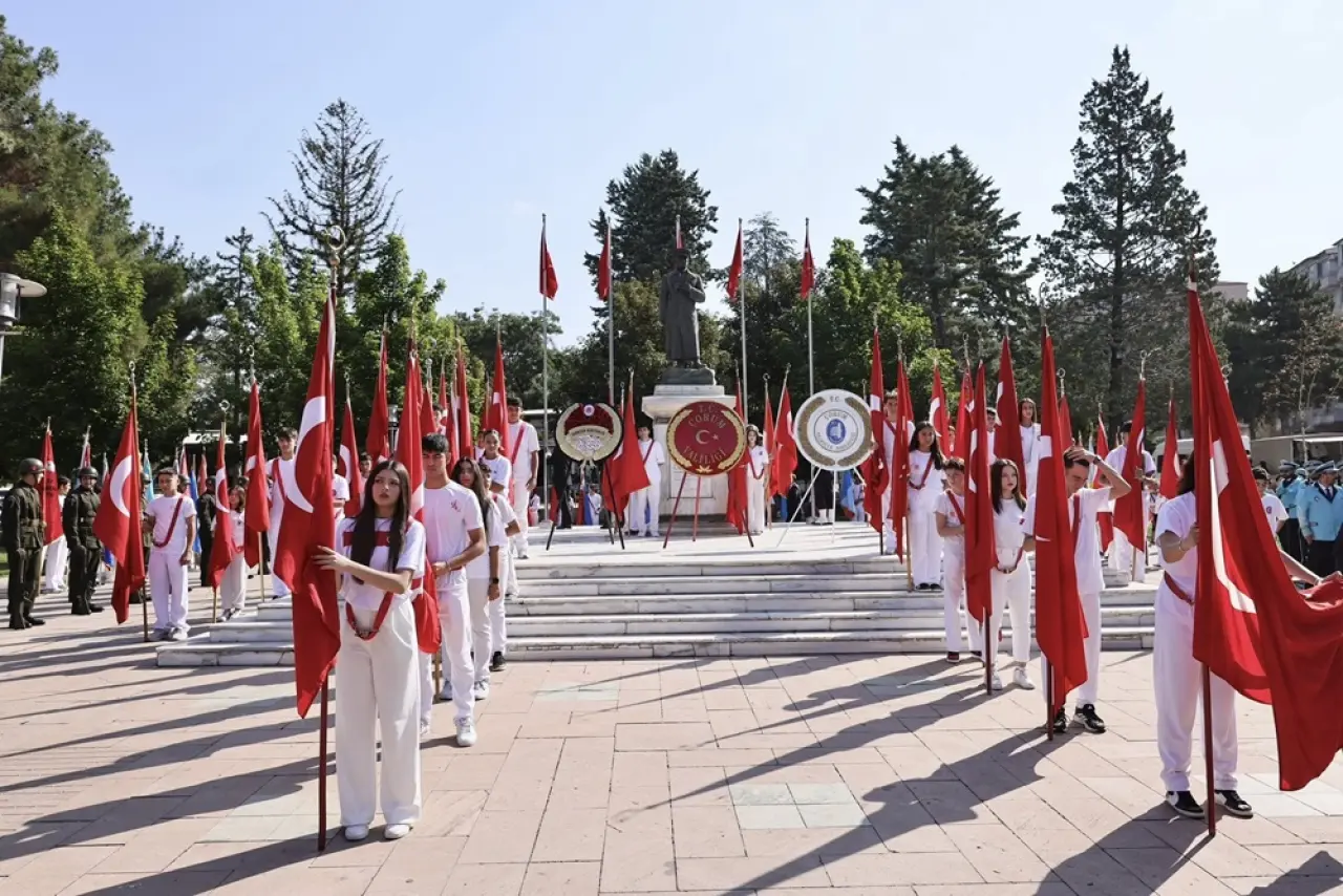 Ata’ya Saygı Çelengi 5