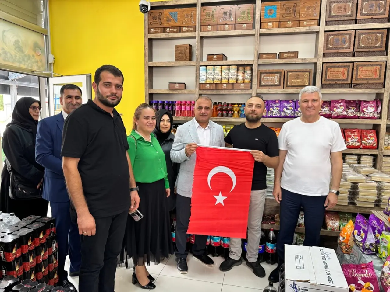 AK Partililer Gülabibey’de 6