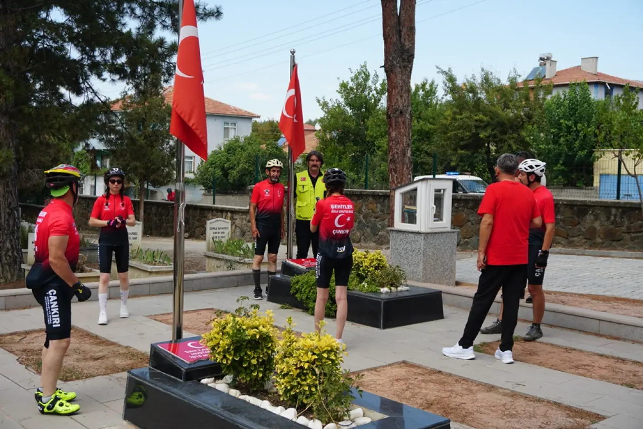Bisikletseverler Şehit Öğretmeni Unutmadı 2