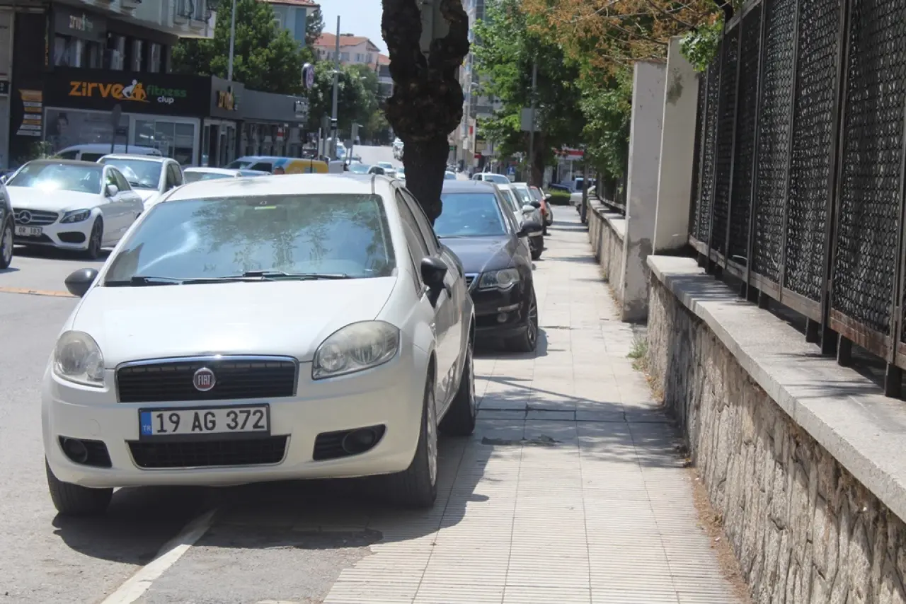 Kaldırımlarda Geçit Yok 5