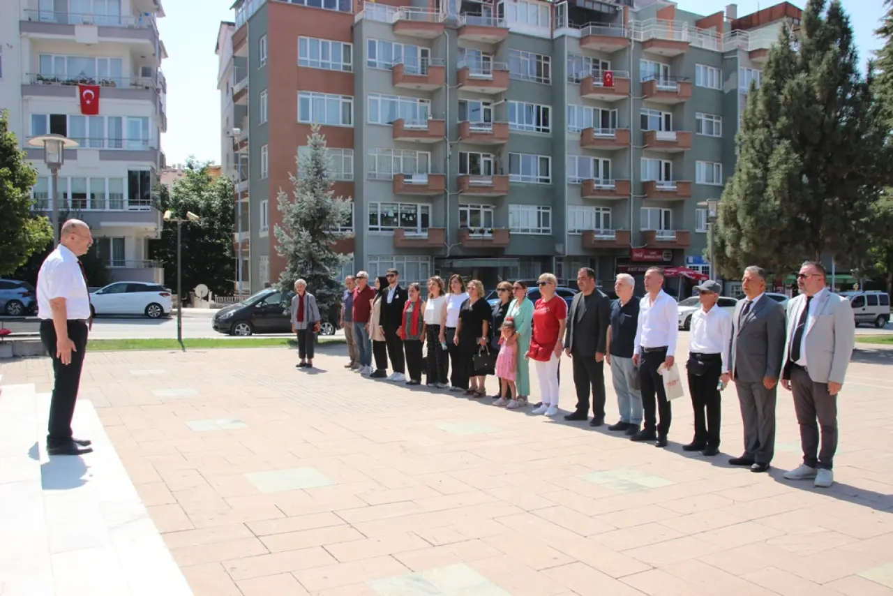 Eğitim-İş ve ADD’den Ortak Çelenk Töreni 1