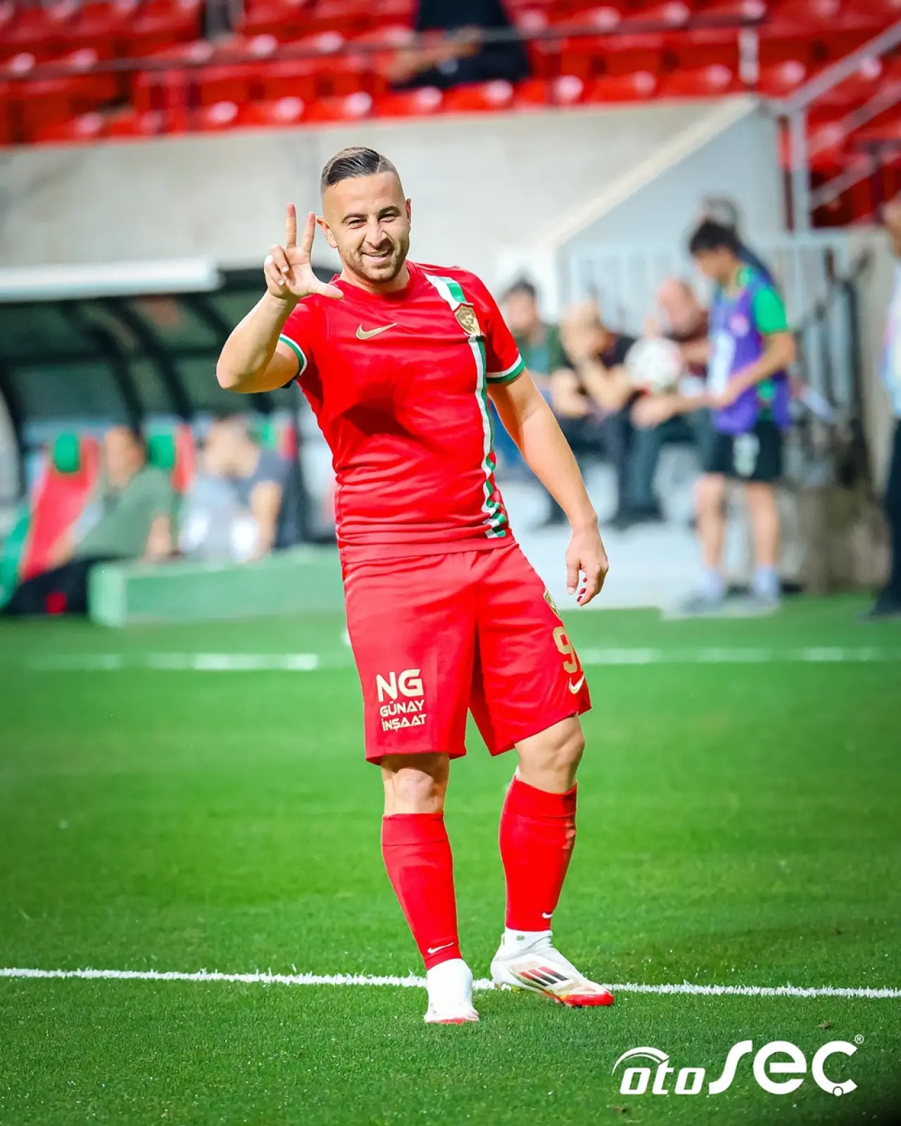 Gol Krallığı Yarışında İki İsim Zirvede 3