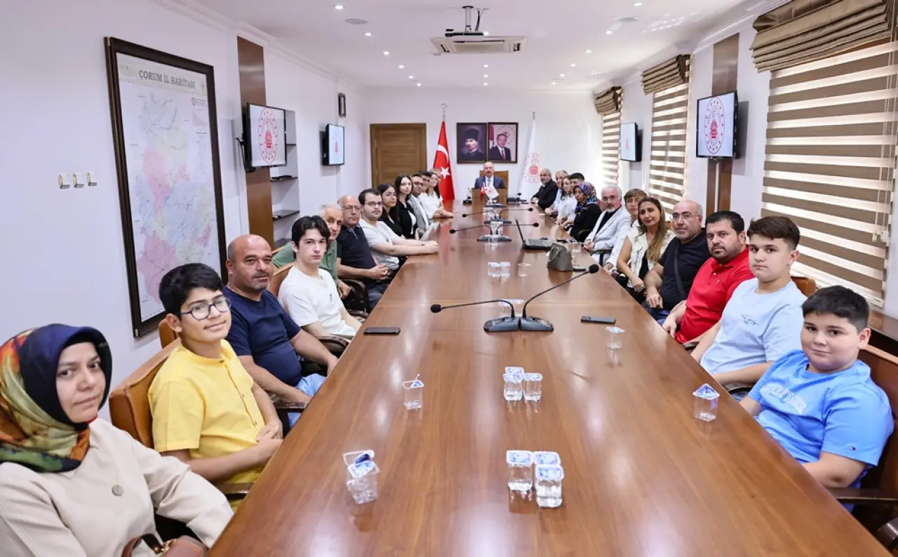 Vali Çalgan, LGS ve YKS Şampiyonlarını Ödüllendirdi 1