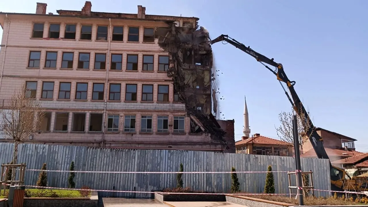 Meydana Yeni Bina Yapılacak 5