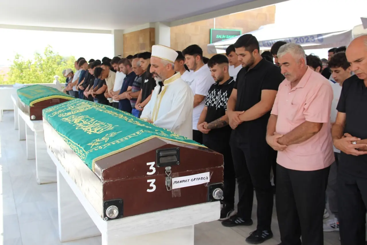 Boğularak Vefat Eden Genç Toprağa Verildi 2