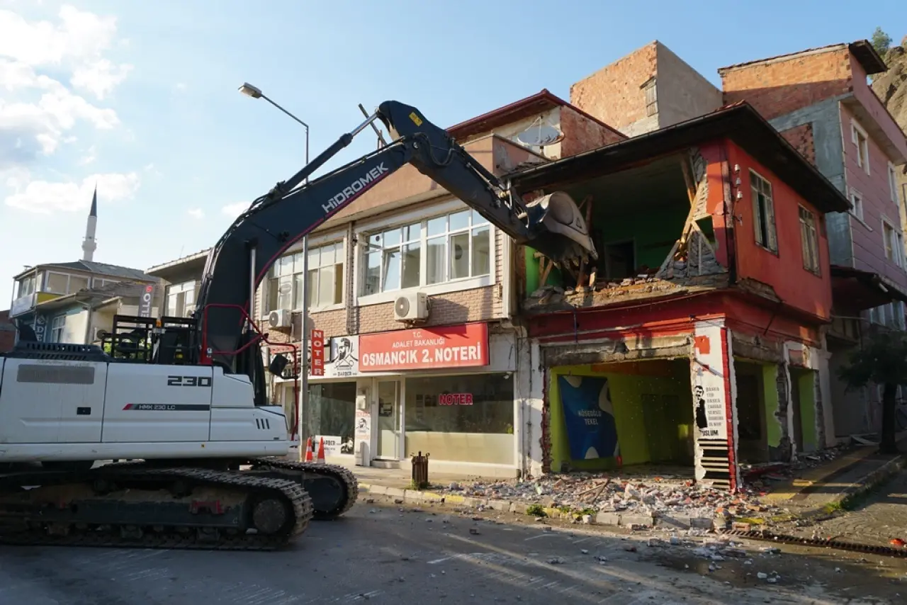 Osmancık’taki Türbenin Çevresi Yenileniyor 2