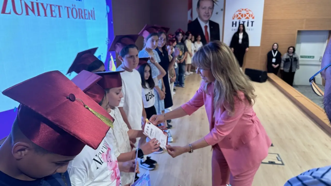 HİTÜ’de Bu Kez Çocuklar Kep Attı 5
