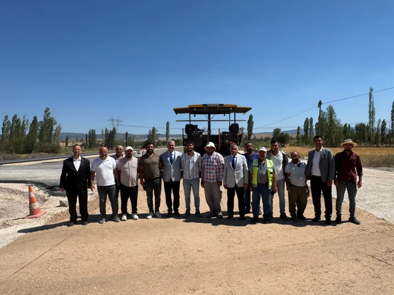 ‘İki İlçeyi Kente Bağlayan Yolda Hizmet Seferberliği’ 1