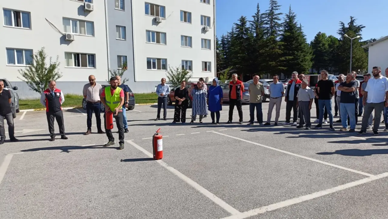 Müdürlük Personeline Yangın Eğitimi Verildi 5