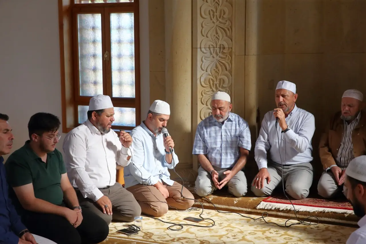 Erol Olçok ve Oğlu İçin Mevlit Okutuldu 3