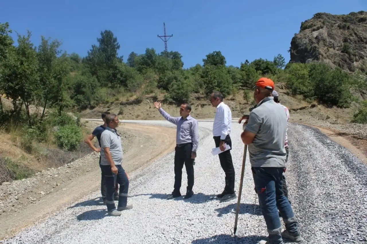 Polat, Doğangir’deki Yol Çalışmalarını İnceledi 3
