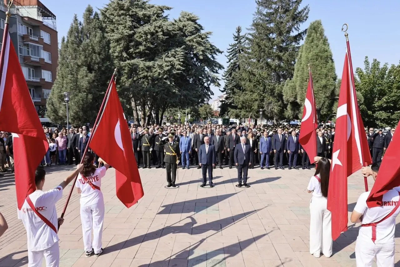 Ata’ya Saygı Çelengi 1
