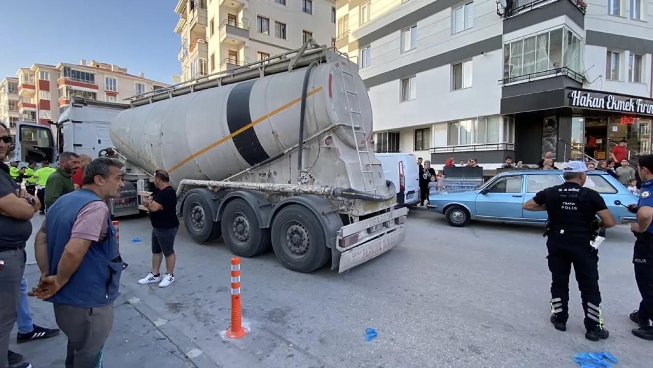 TIR’ın Altında Kalan Çocuk Hayatını Kaybetti 3