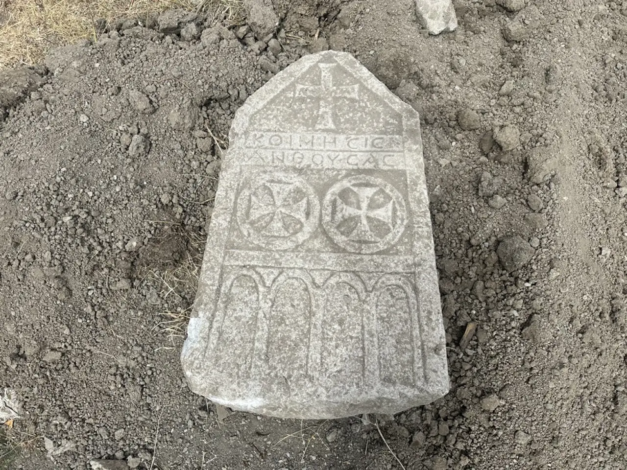 Kanal Çalışmasında Tarihi Mezar Taşı Bulundu 1