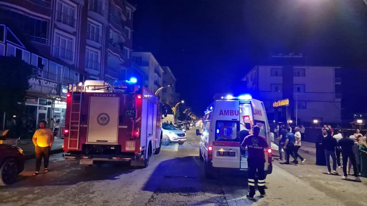 Otomobil, Yaya Geçidinde Duran Araca Böyle Çarptı 5