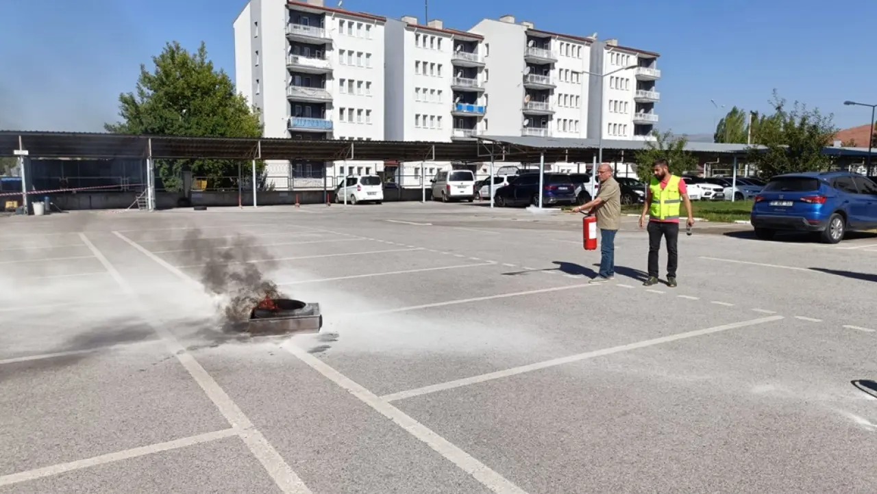 Müdürlük Personeline Yangın Eğitimi Verildi 3