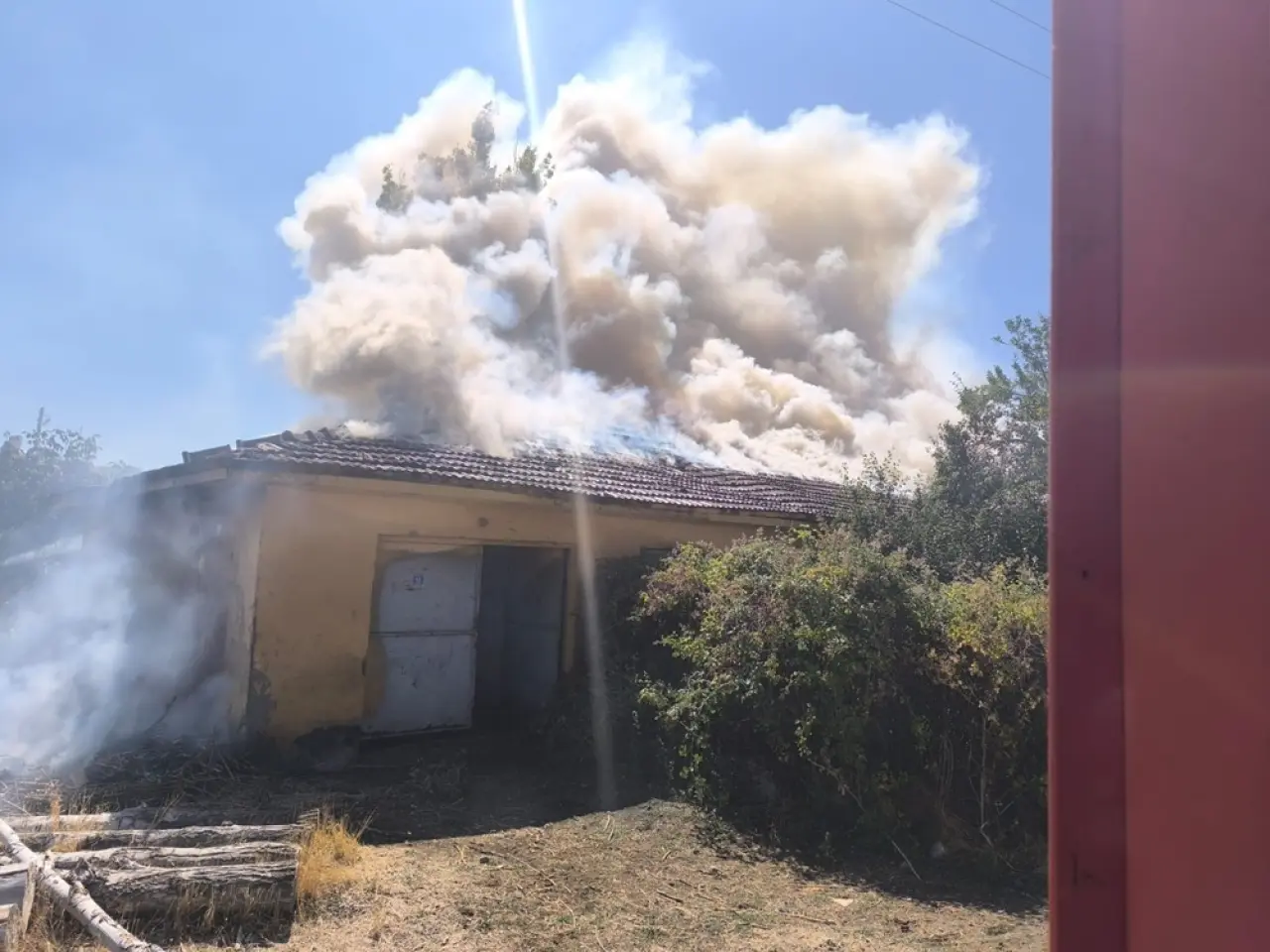 Alevlere Teslim Olan Bina Kullanılmaz Halde 1