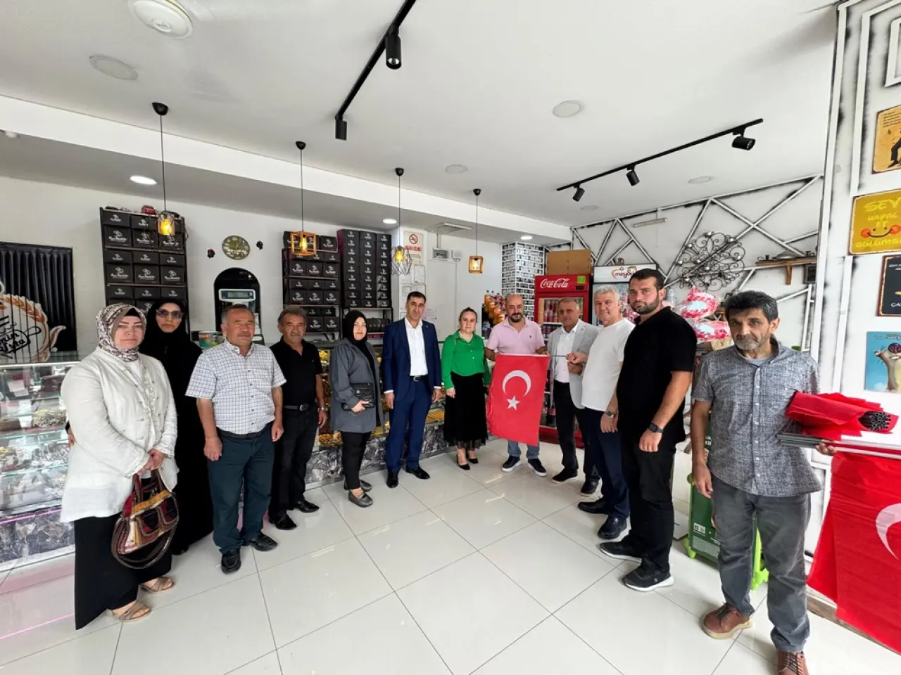 AK Partililer Gülabibey’de 5