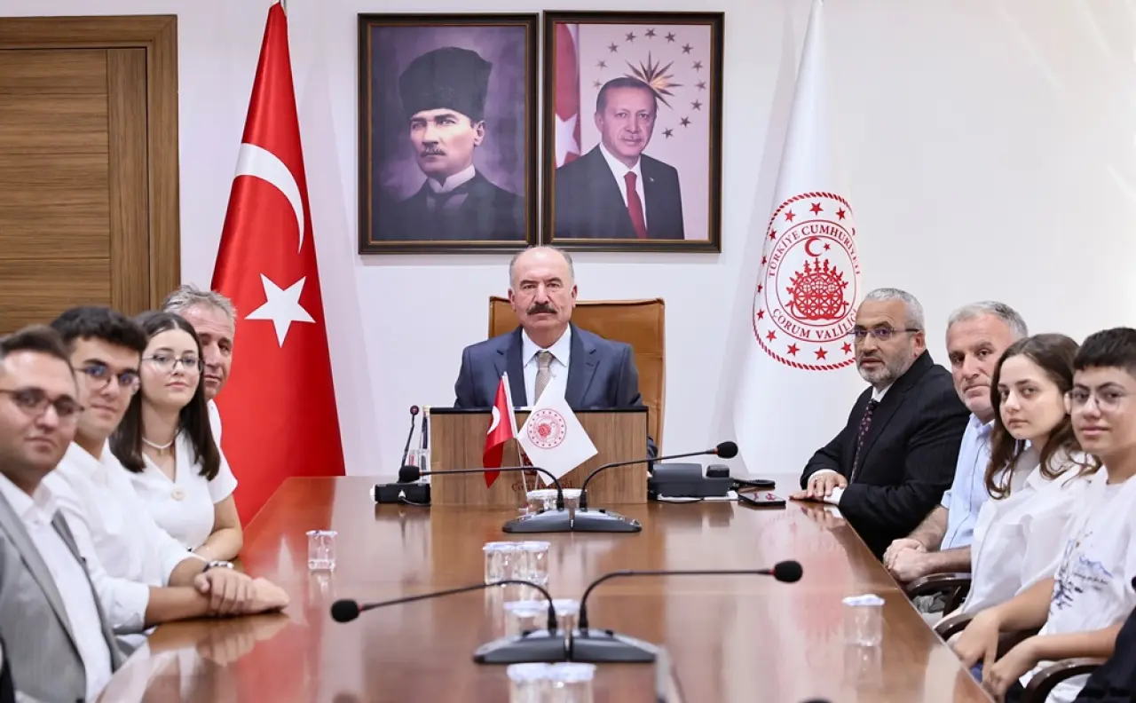 Vali Çalgan, LGS ve YKS Şampiyonlarını Ödüllendirdi 2