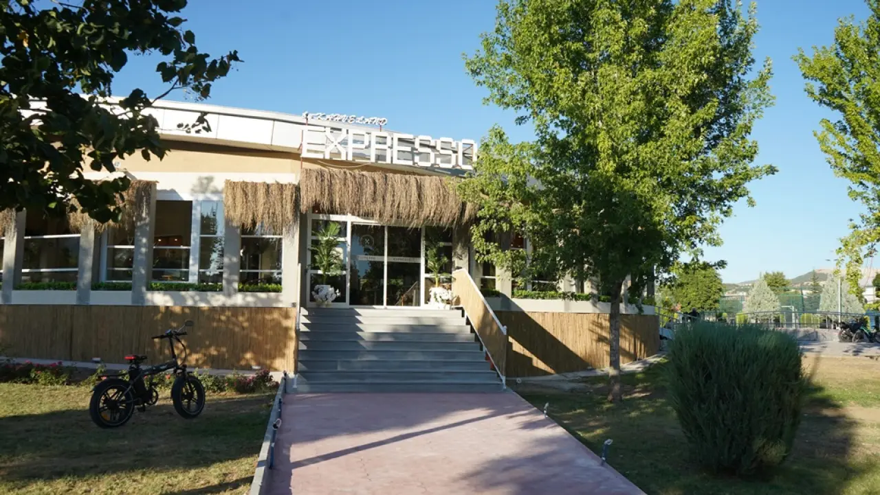 Expresso Kafe İnci Park’ta 4