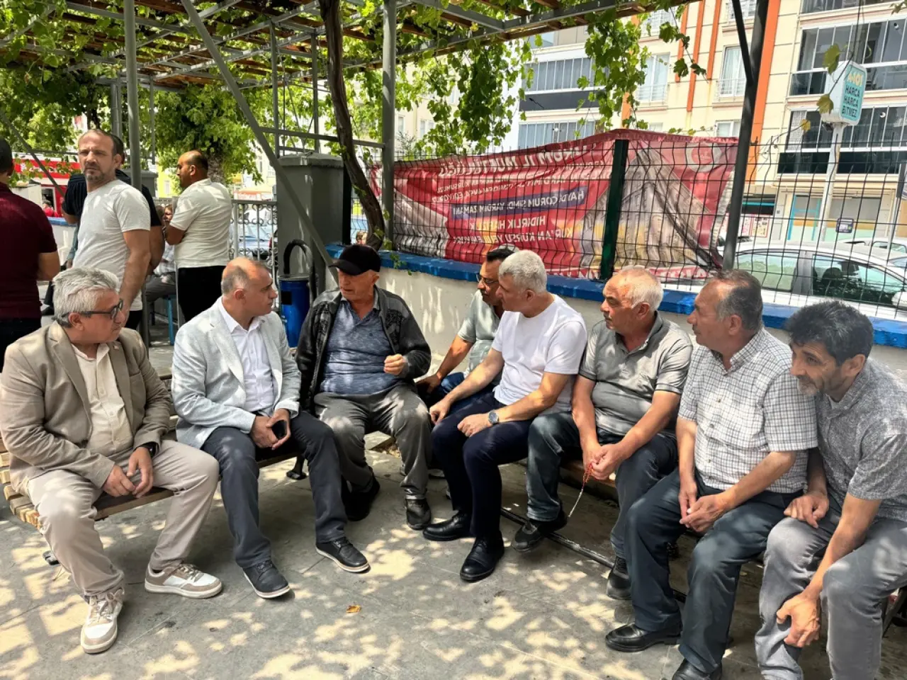 AK Partililer Gülabibey’de 4
