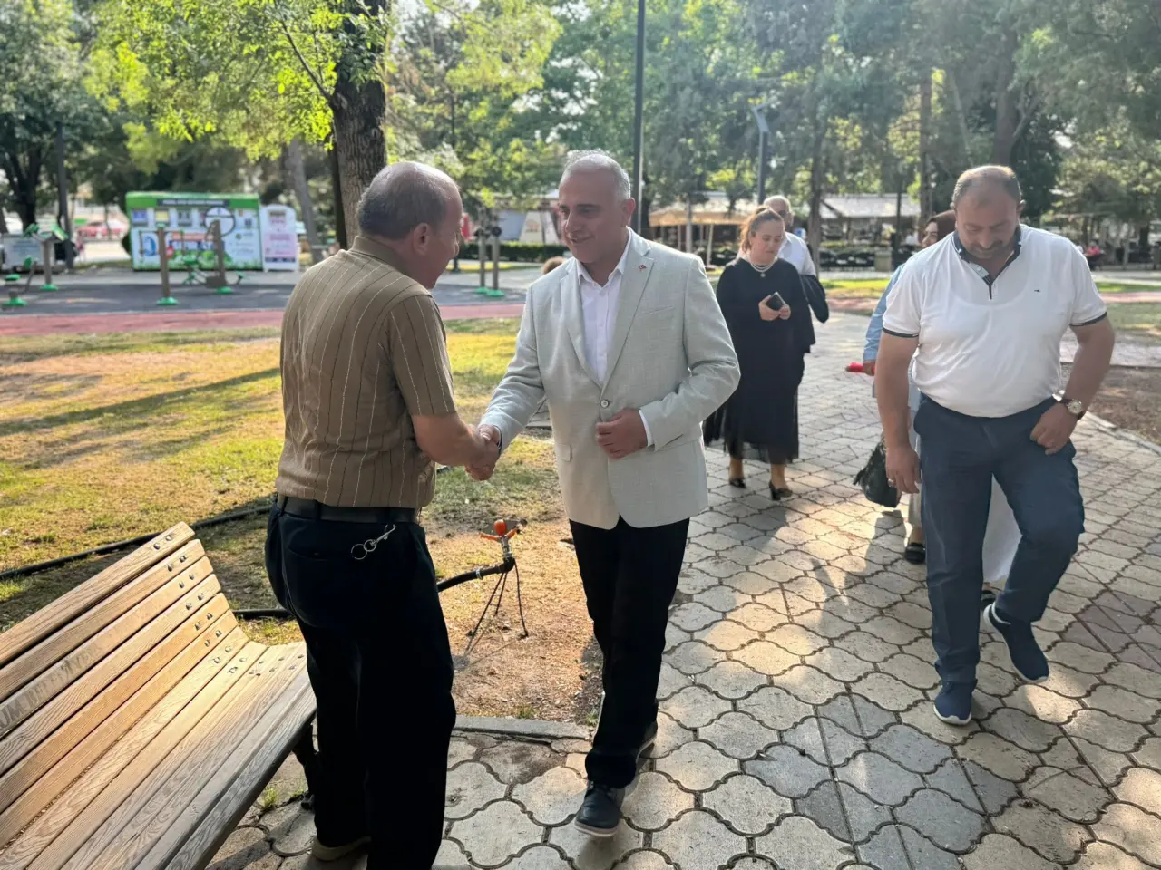 AK Partililer Halkı Dinliyor 4