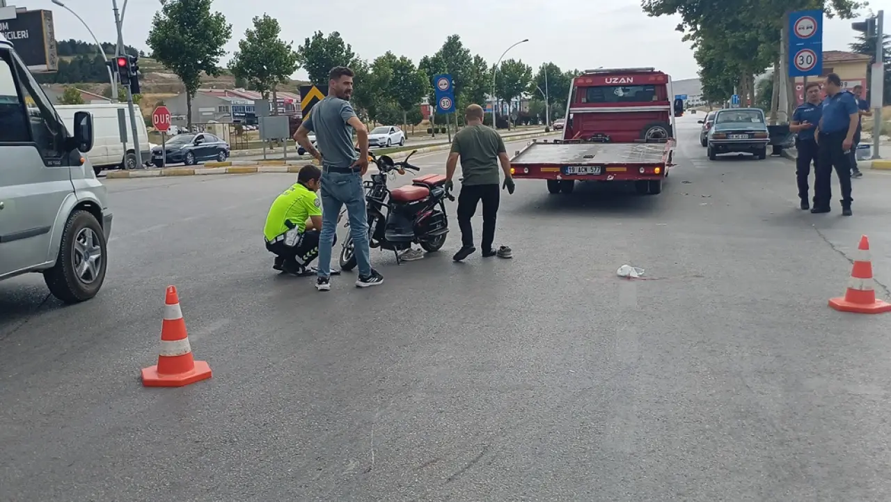 Kırmızı Işık İhlali Yaptı, Ağır Yaralandı 4