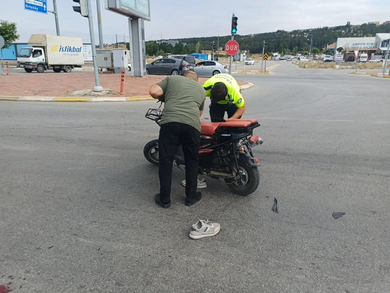 Kırmızı Işık İhlali Yaptı, Ağır Yaralandı 3