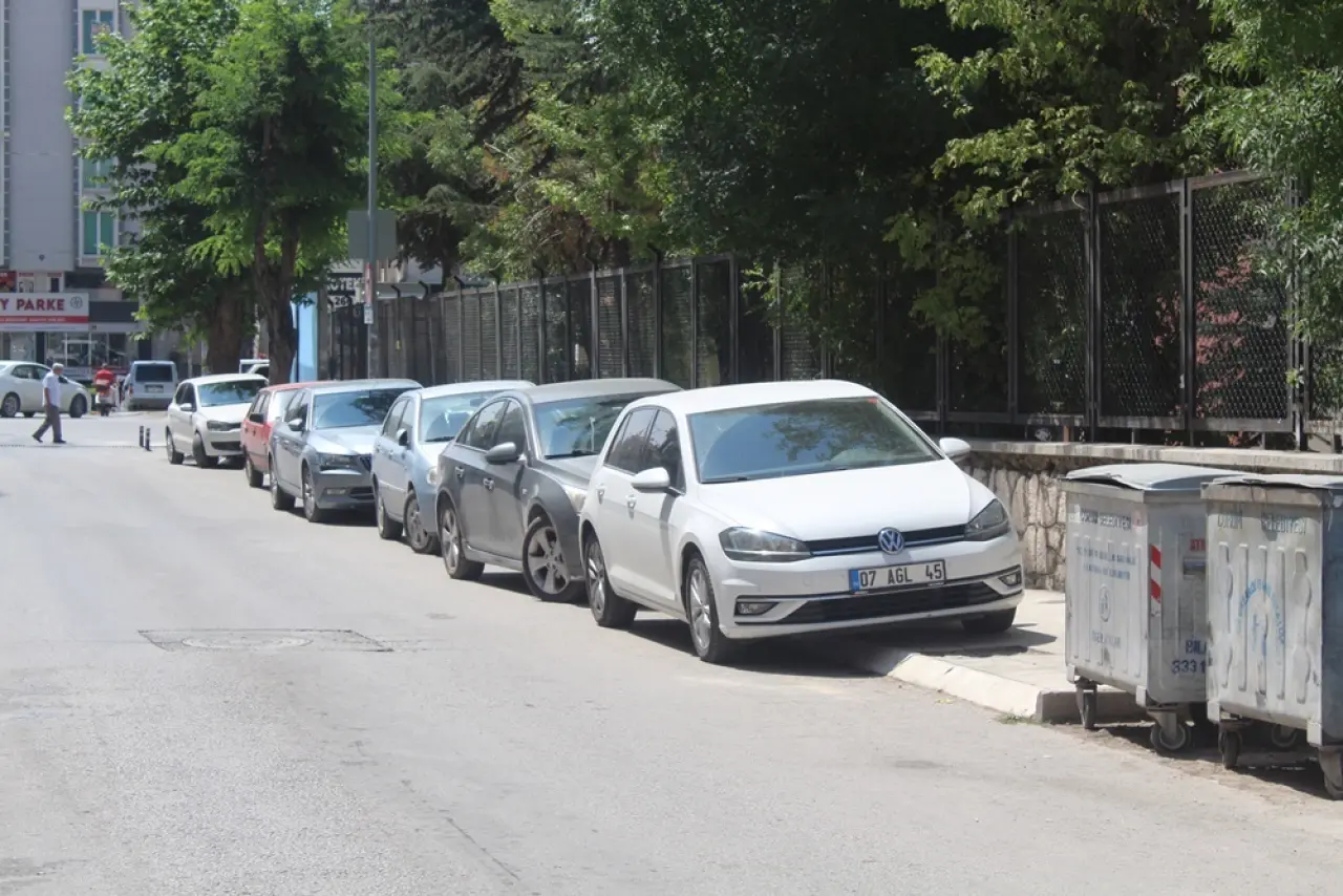 Kaldırımlarda Geçit Yok 6