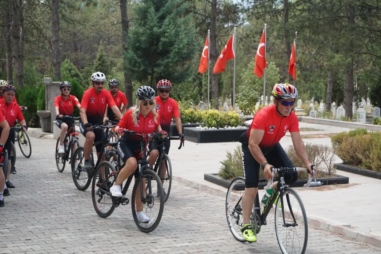 Bisikletseverler Şehit Öğretmeni Unutmadı 1