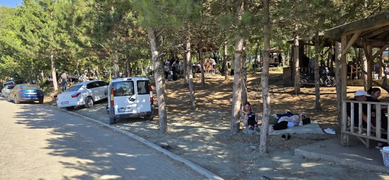 Yeşil Göl’de Hafta Sonu Yoğunluğu 4