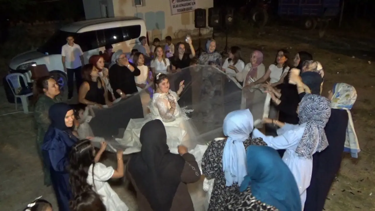 Down Sendromlu Gencin Düğün Hayali Gerçek Oldu 4