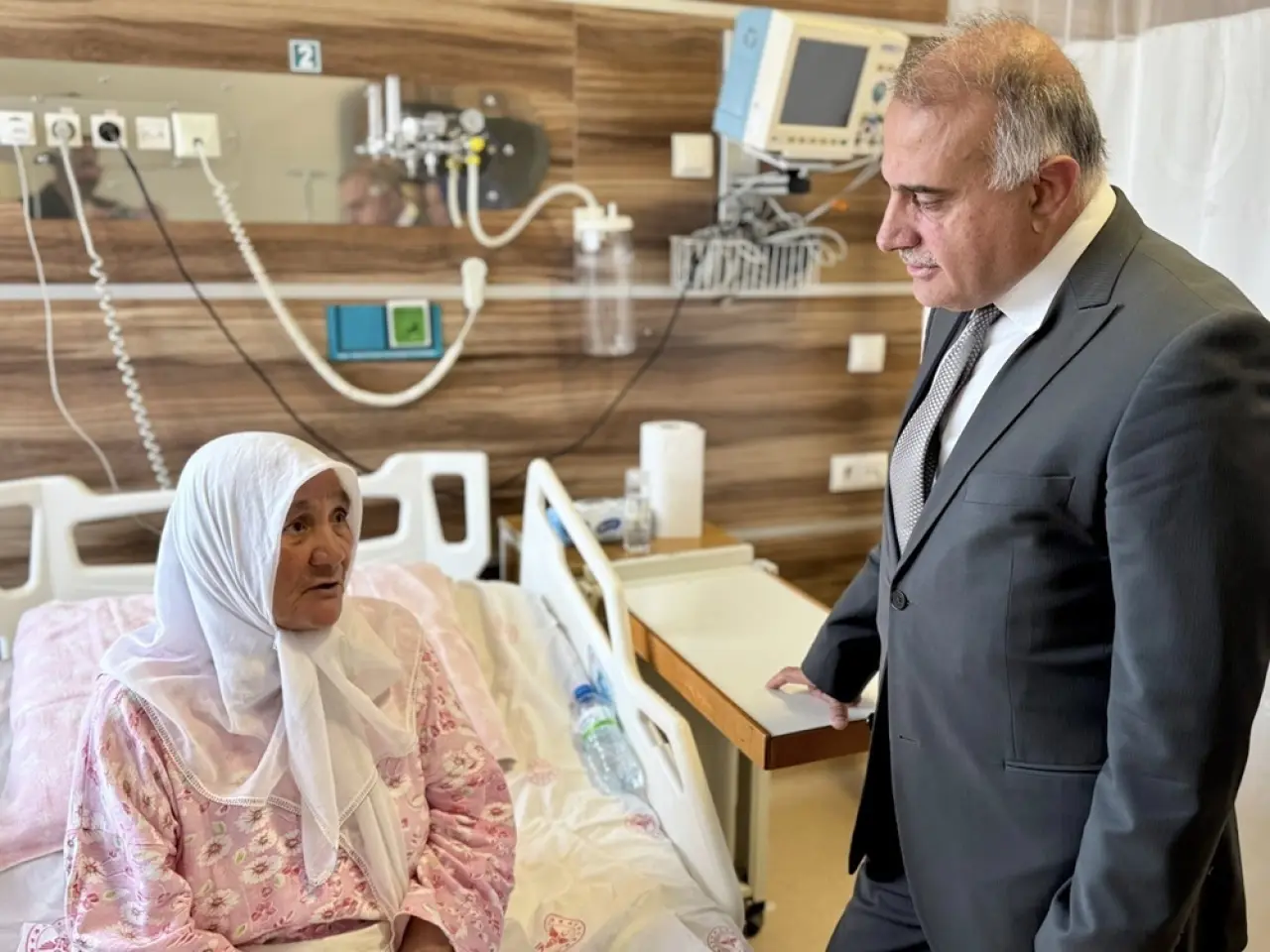 AK Partililer Hastaları Yalnız Bırakmıyor 3