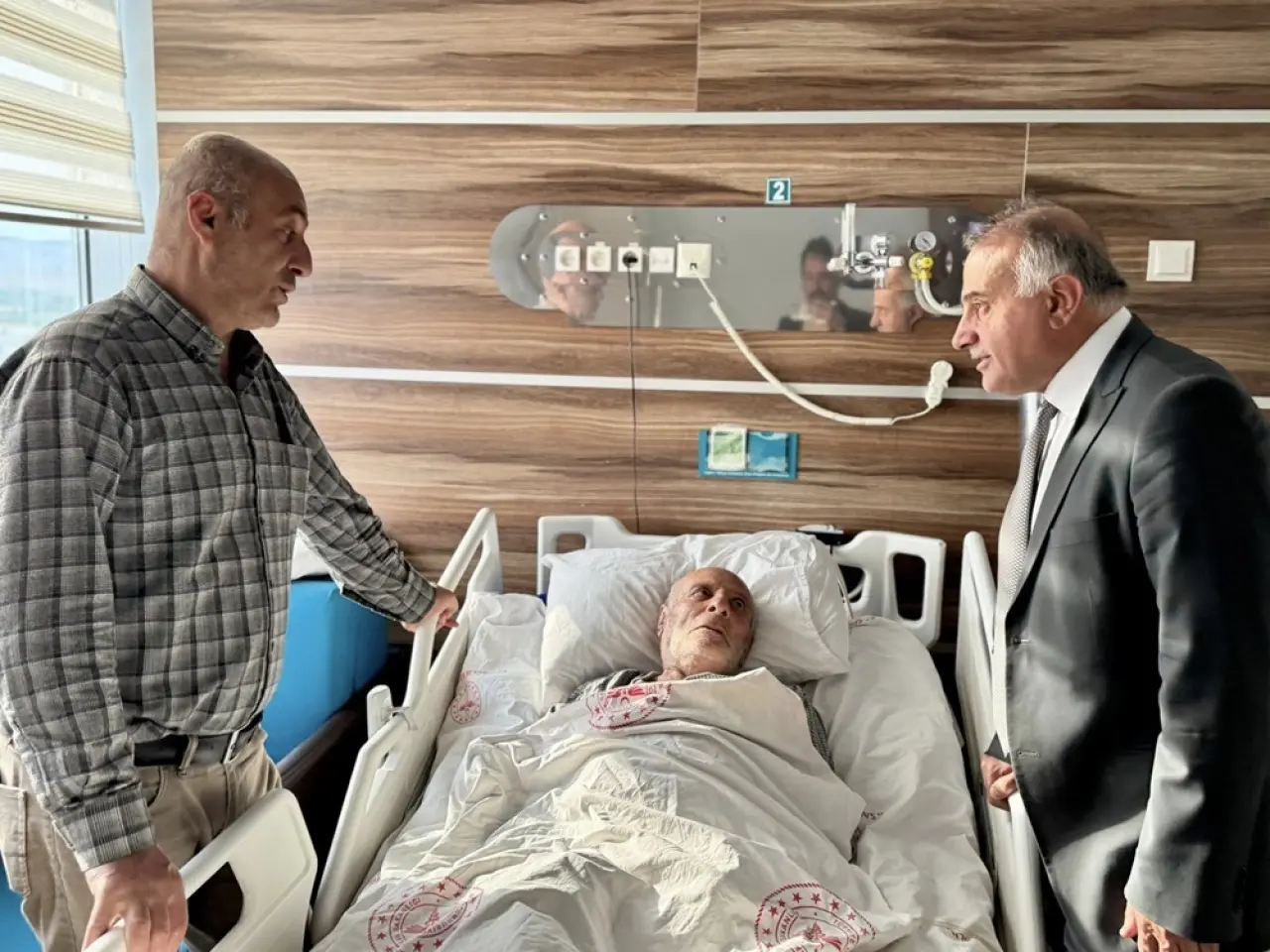 AK Partililer Hastaları Yalnız Bırakmıyor 1