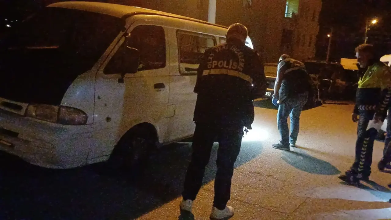 Araçla Polis Memuruna Çarpıp Kaçtı 5