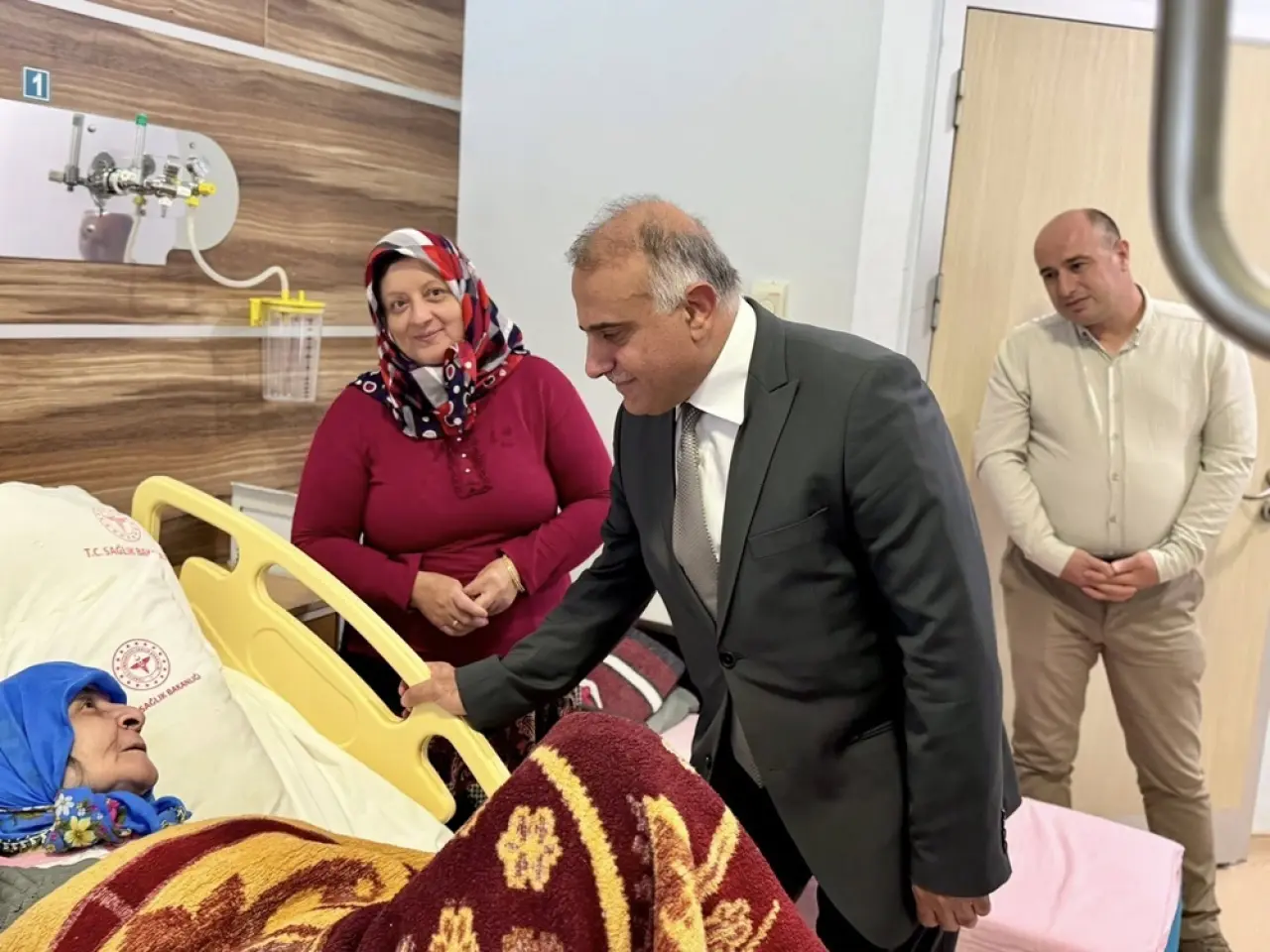 AK Partililer Hastaları Yalnız Bırakmıyor 2